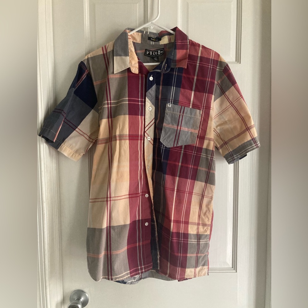 Volcom mens large slim fit short sleeve button down NWOT